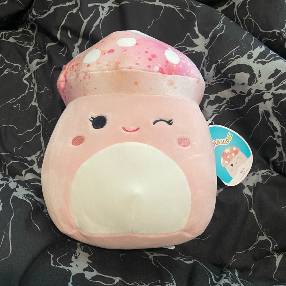 Squishmallow 8" Molly the Mushroom - 2022 release - BNWT Squishmallow fungus